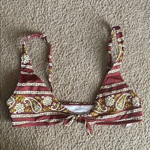 EUC Urban Outfitters Out From Under Paisley and Striped Bikini Top 🌈